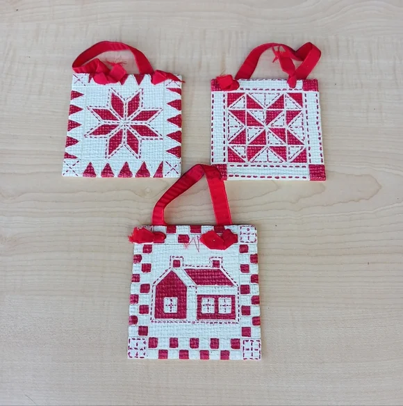 Vintage Handmade Acrylic Red/ White Quilt Square Ornaments Holiday Christmas I - Picture 1 of 8